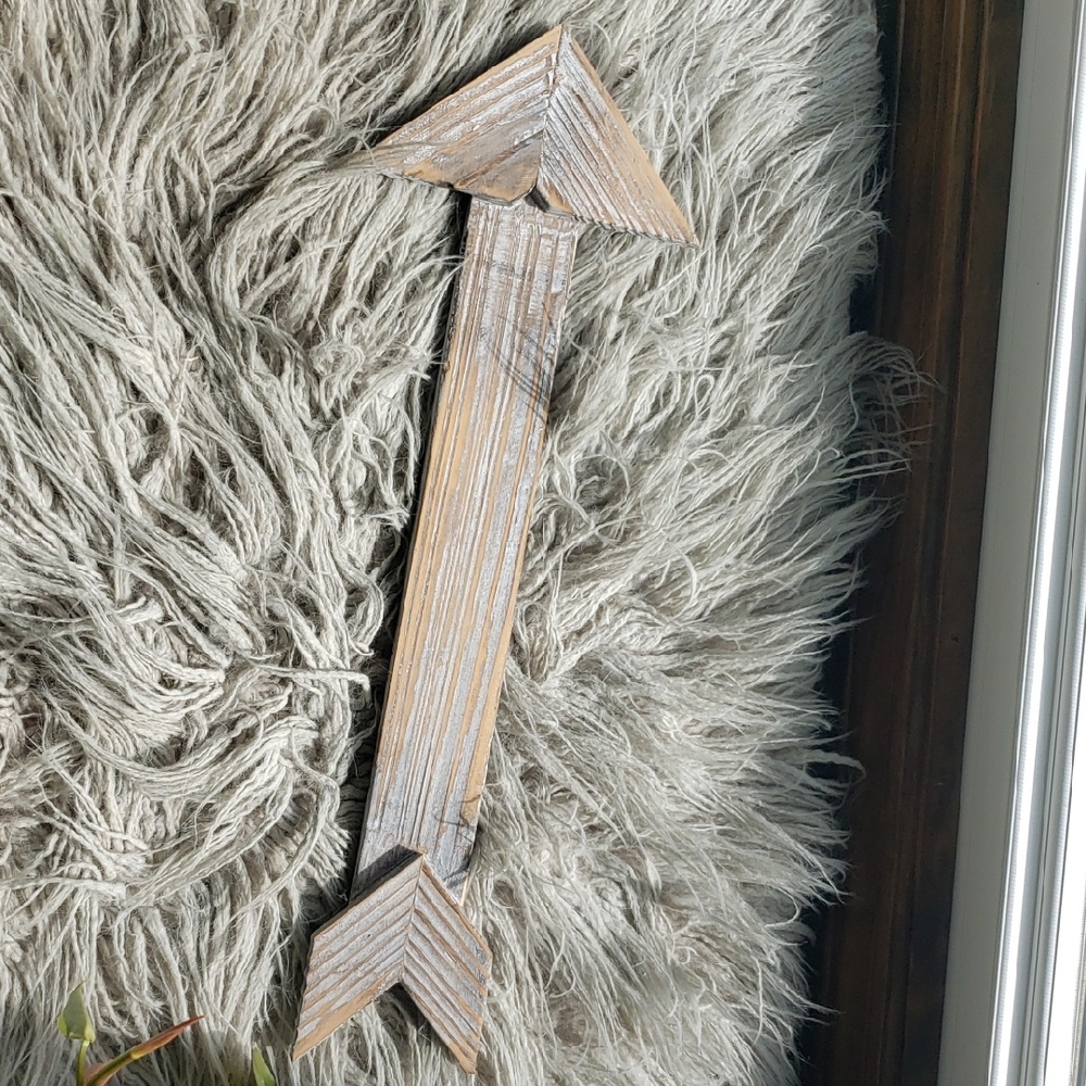 Rustic Brown Wooden Arrow Wall Decor